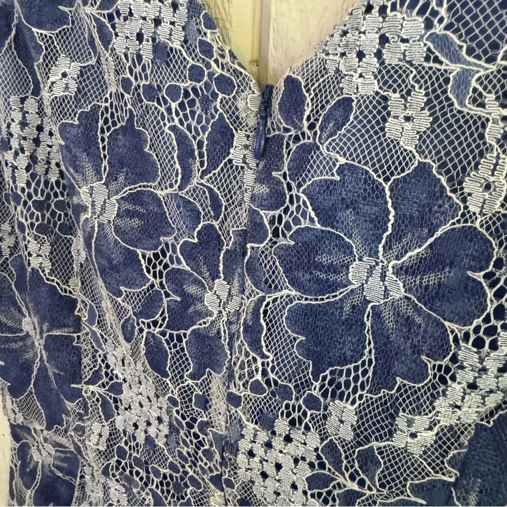BB Dakota Size 2 V-Neck Blue Lace Dress - Picture 8 of 11